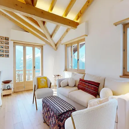 Alpine Charm And Modern Comfort In Lägenhet