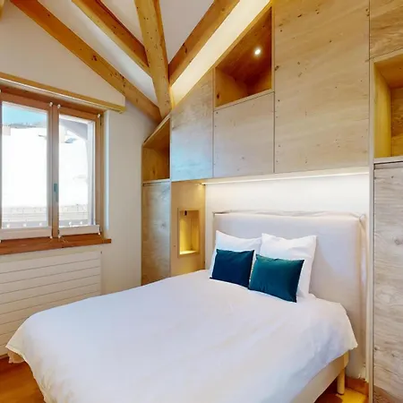 아파트 Alpine Charm And Modern Comfort In *