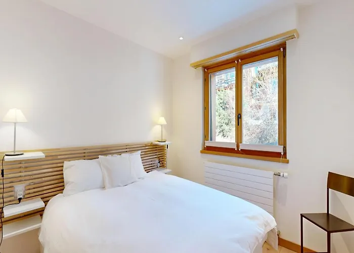 아파트 Alpine Charm And Modern Comfort In